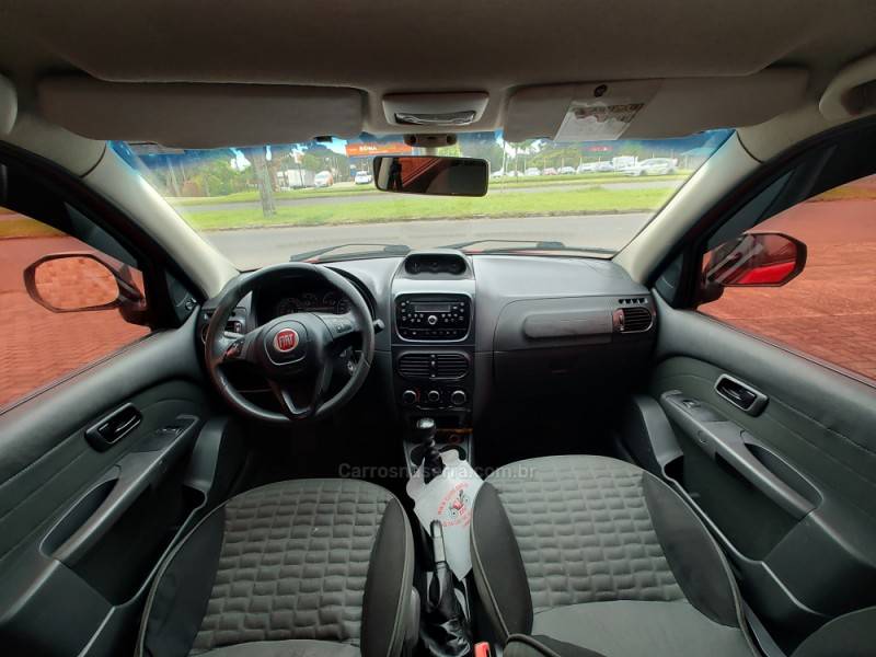 FIAT - PALIO - 2014/2015 - Vermelha - R$ 43.900,00