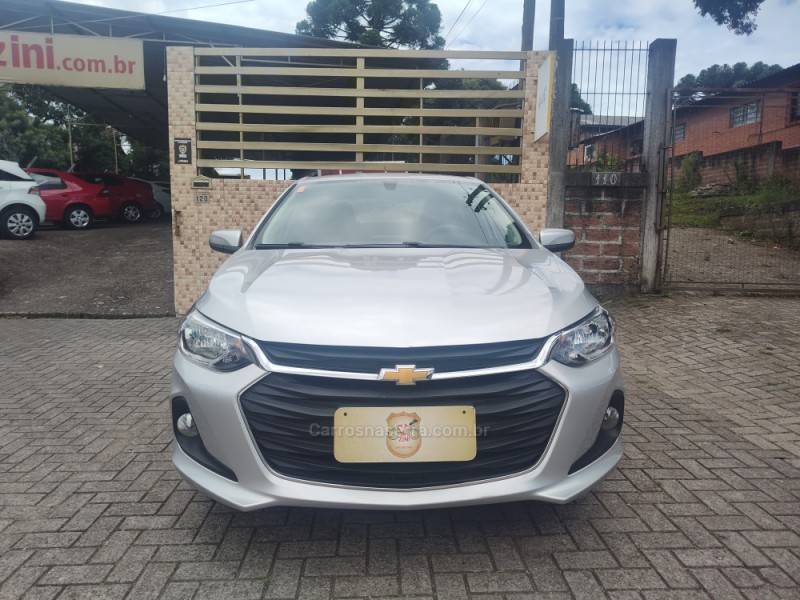 CHEVROLET - ONIX - 2020/2021 - Prata - R$ 66.900,00