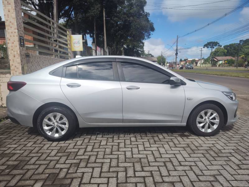 CHEVROLET - ONIX - 2020/2021 - Prata - R$ 59.900,00