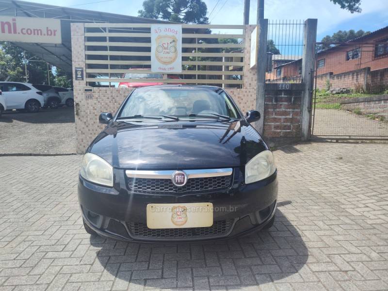 FIAT - SIENA - 2012/2013 - Preta - R$ 29.900,00