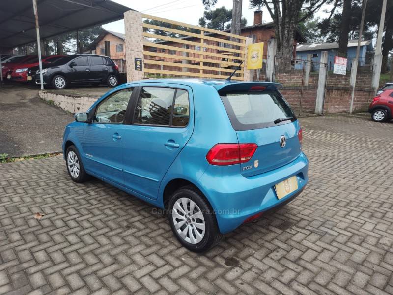 VOLKSWAGEN - FOX - 2014/2015 - Azul - R$ 45.900,00