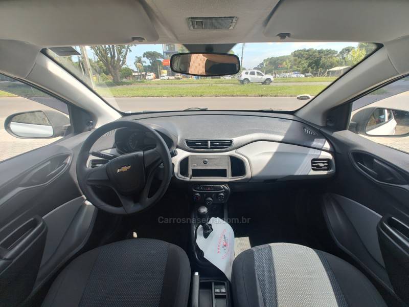 CHEVROLET - ONIX - 2018/2018 - Branca - R$ 46.900,00