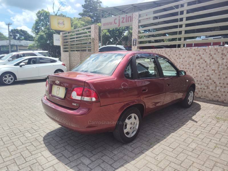 CHEVROLET - CLASSIC - 2010/2011 - Vermelha - R$ 24.900,00
