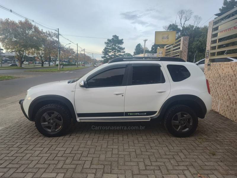 RENAULT - DUSTER - 2013/2014 - Branca - R$ 51.900,00