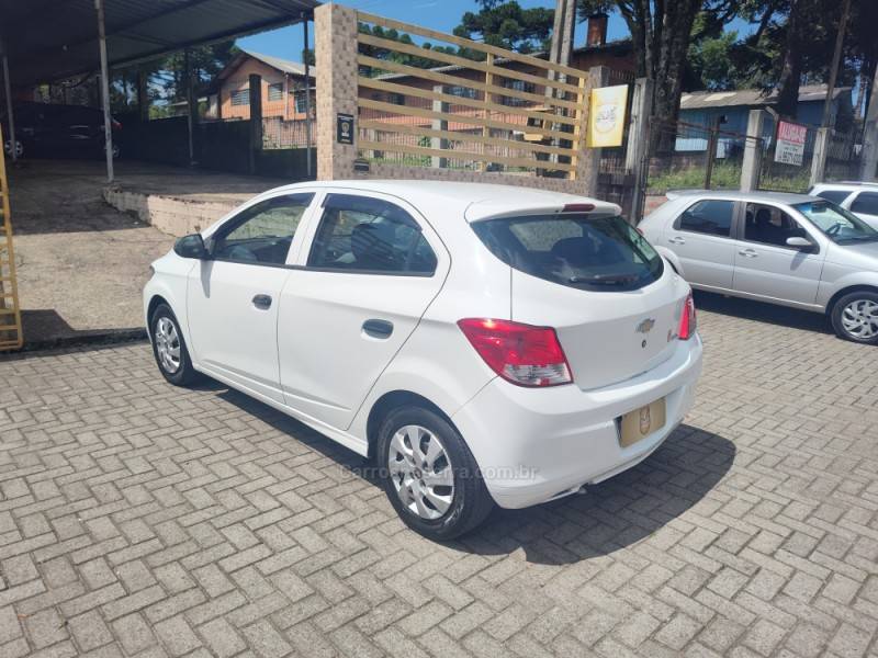 CHEVROLET - ONIX - 2018/2018 - Branca - R$ 46.900,00