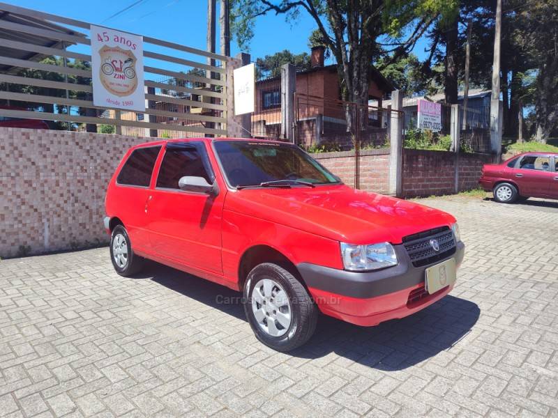 FIAT - UNO - 2009/2010 - Vermelha - R$ 19.900,00