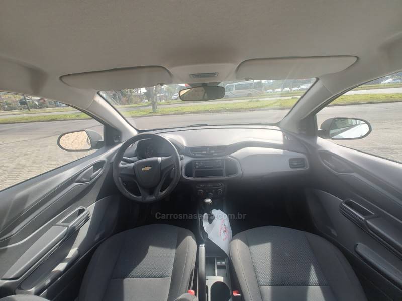 CHEVROLET - ONIX - 2017/2018 - Branca - R$ 48.900,00