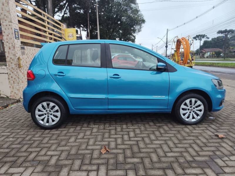 VOLKSWAGEN - FOX - 2014/2015 - Azul - R$ 45.900,00