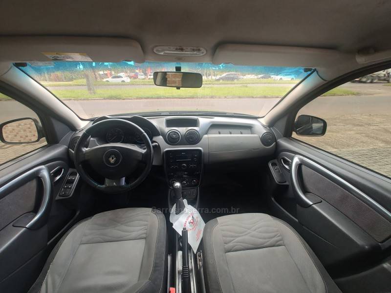 RENAULT - DUSTER - 2013/2014 - Preta - R$ 51.900,00