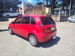 FORD - FIESTA - 2012/2013 - Vermelha - R$ 31.900,00