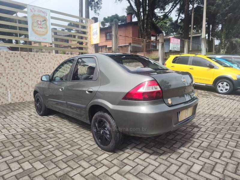 CHEVROLET - PRISMA - 2010/2011 - Verde - R$ 30.900,00