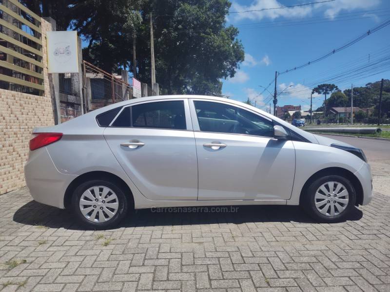 HYUNDAI - HB20S - 2013/2014 - Prata - R$ 43.900,00