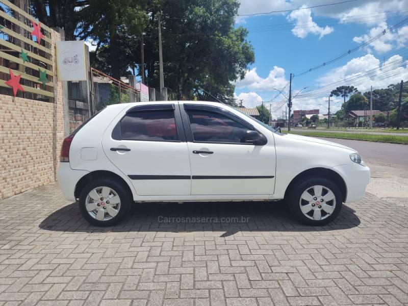 FIAT - PALIO - 2010/2011 - Branca - R$ 26.900,00