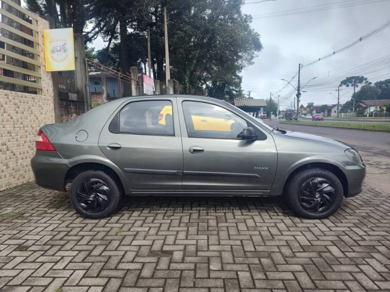 CHEVROLET - PRISMA - 2010/2011 - Verde - R$ 30.900,00