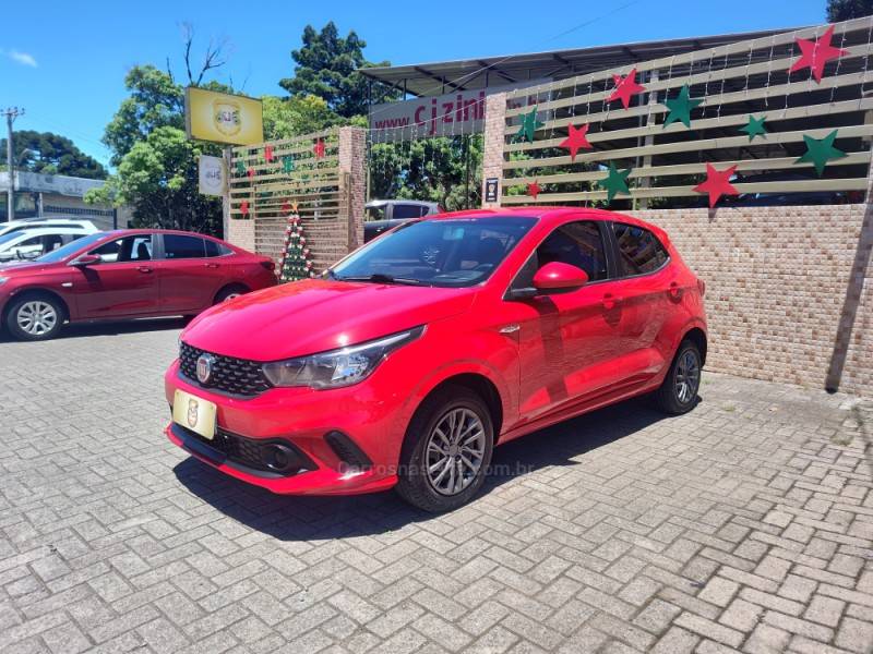 FIAT - ARGO - 2017/2018 - Vermelha - R$ 53.900,00