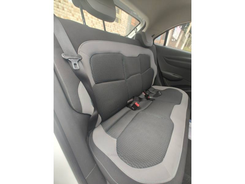 CHEVROLET - ONIX - 2014/2015 - Branca - R$ 45.900,00