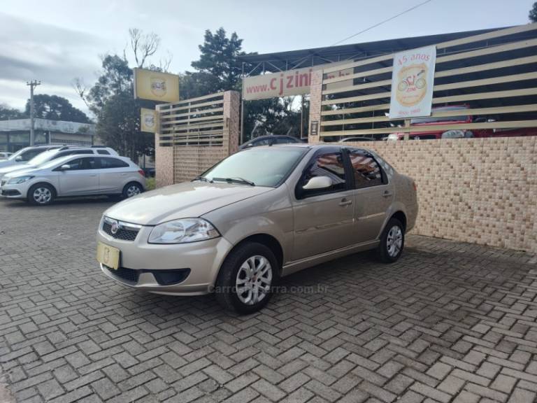 FIAT - SIENA - 2013/2014 - Bege - R$ 36.900,00