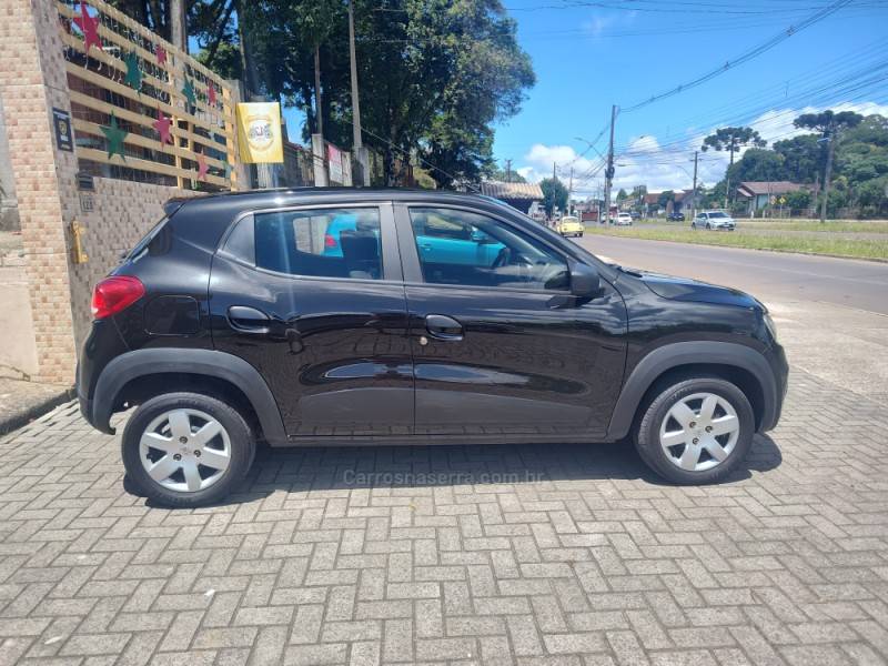 RENAULT - KWID - 2017/2018 - Preta - R$ 39.900,00