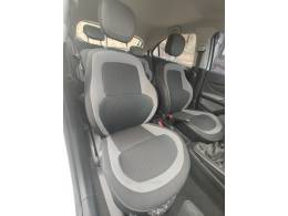 CHEVROLET - ONIX - 2014/2015 - Branca - R$ 45.900,00