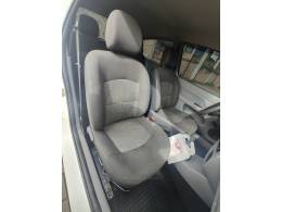 RENAULT - CLIO - 2012/2012 - Branca - R$ 17.900,00