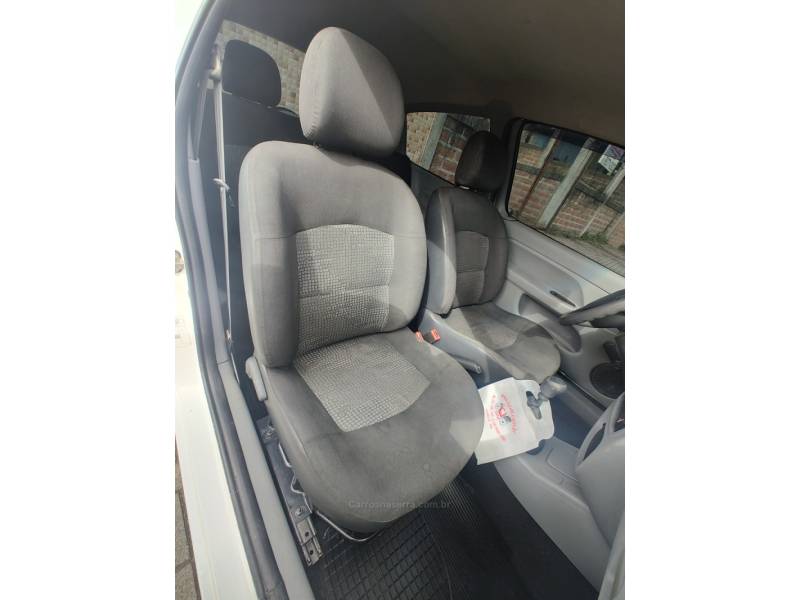 RENAULT - CLIO - 2012/2012 - Branca - R$ 17.900,00