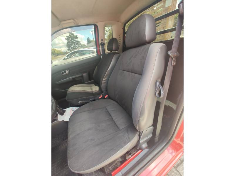 FIAT - STRADA - 2010/2011 - Vermelha - R$ 38.900,00
