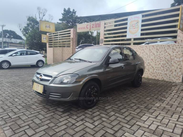 CHEVROLET - PRISMA - 2010/2011 - Verde - R$ 30.900,00