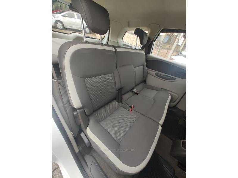 CHEVROLET - SPIN - 2012/2013 - Branca - R$ 42.900,00
