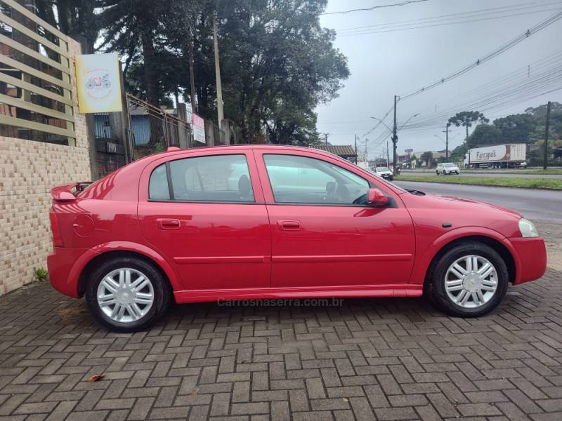 CHEVROLET - ASTRA - 2008/2009 - Vermelha - R$ 33.900,00