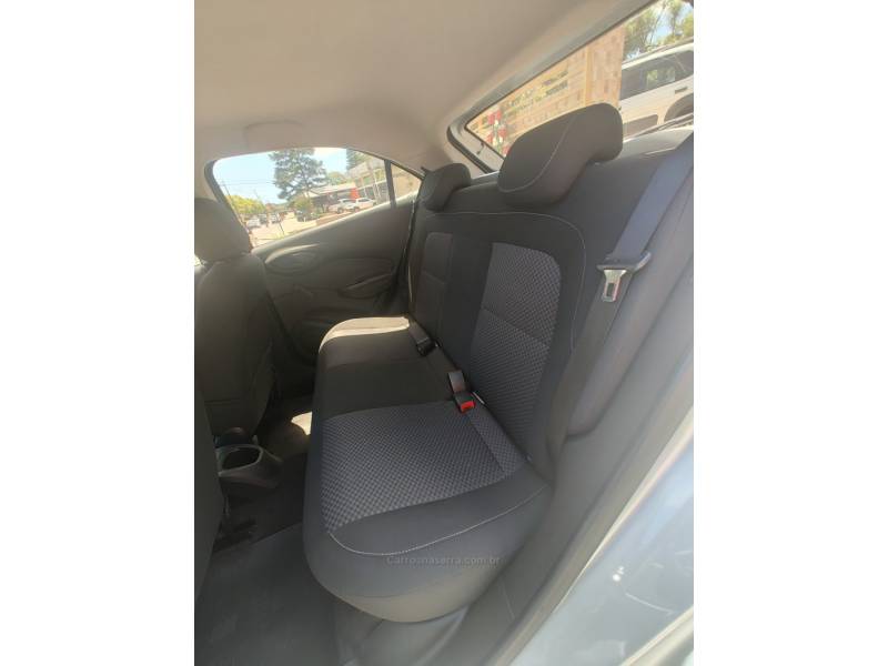 CHEVROLET - ONIX - 2018/2018 - Prata - R$ 53.900,00