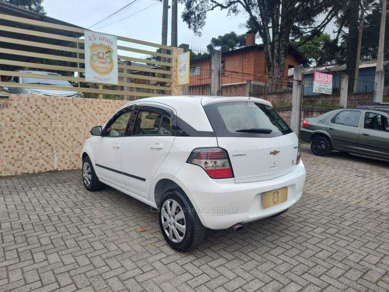CHEVROLET - AGILE - 2010/2011 - Branca - R$ 28.900,00