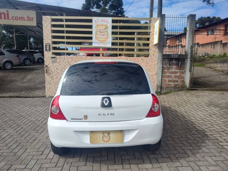 RENAULT - CLIO - 2012/2012 - Branca - R$ 17.900,00