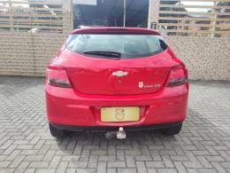 CHEVROLET - ONIX - 2015/2016 - Vermelha - R$ 56.900,00