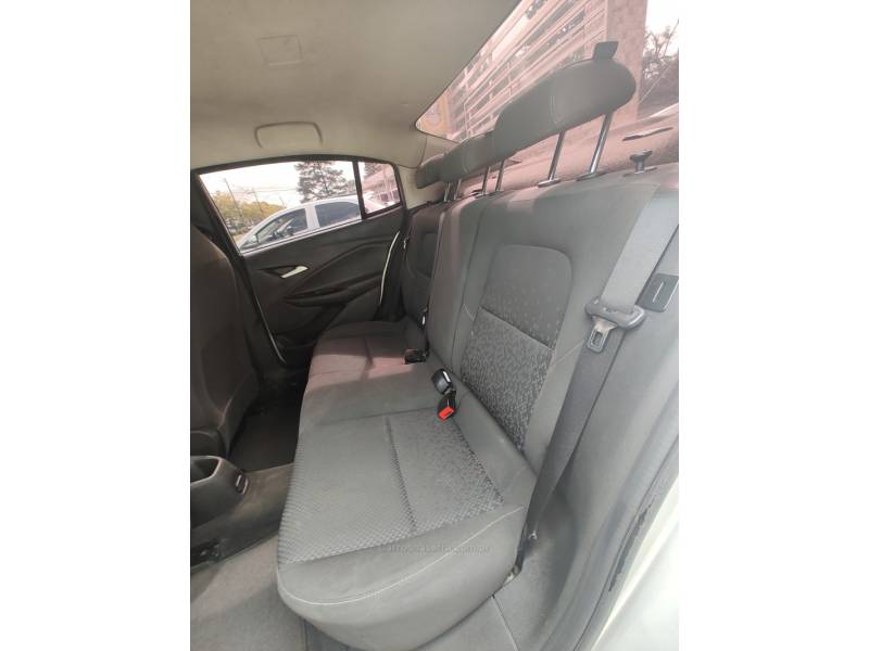 CHEVROLET - ONIX - 2020/2021 - Prata - R$ 59.900,00