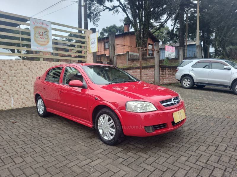 CHEVROLET - ASTRA - 2008/2009 - Vermelha - R$ 33.900,00