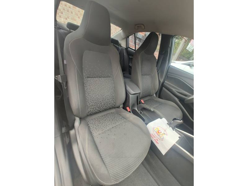 CHEVROLET - ONIX - 2020/2021 - Prata - R$ 66.900,00