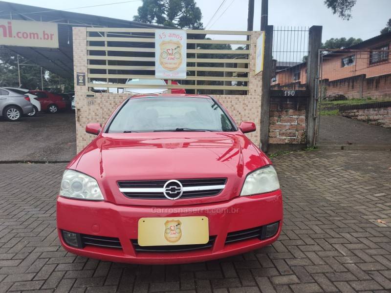 CHEVROLET - ASTRA - 2008/2009 - Vermelha - R$ 33.900,00