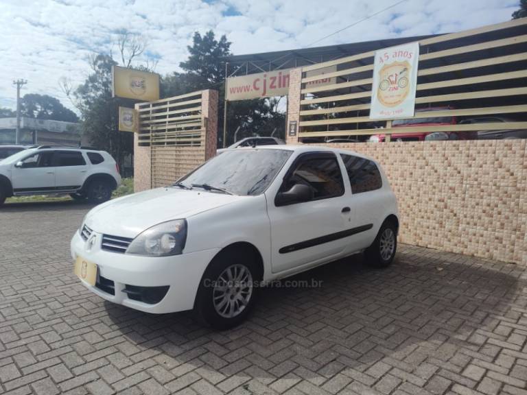 RENAULT - CLIO - 2012/2012 - Branca - R$ 17.900,00