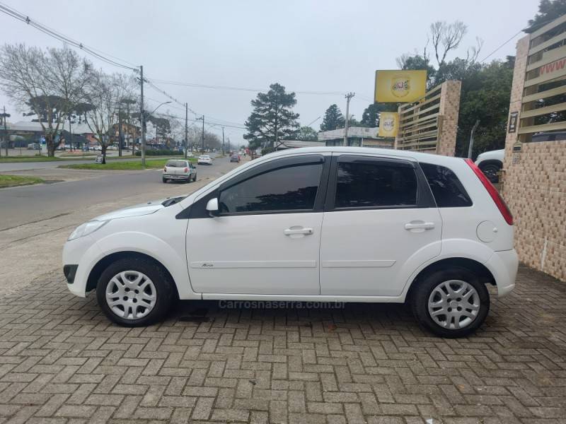 FORD - FIESTA - 2013/2013 - Branca - R$ 31.900,00