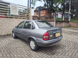 CHEVROLET - CORSA - 2001/2001 - Cinza - R$ 13.500,00