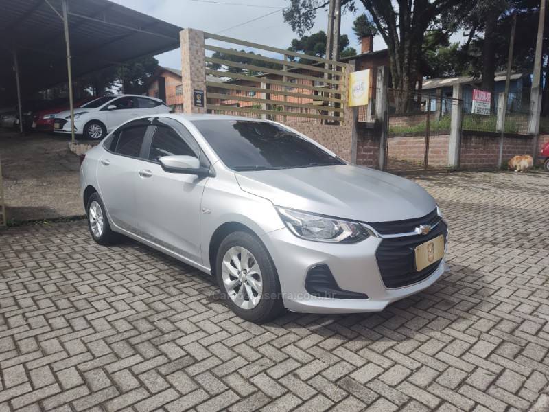 CHEVROLET - ONIX - 2020/2021 - Prata - R$ 59.900,00