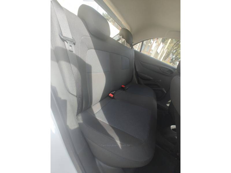 CHEVROLET - ONIX - 2017/2018 - Branca - R$ 48.900,00