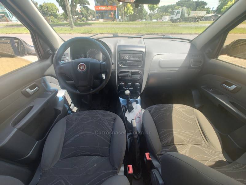 FIAT - SIENA - 2012/2013 - Preta - R$ 29.900,00