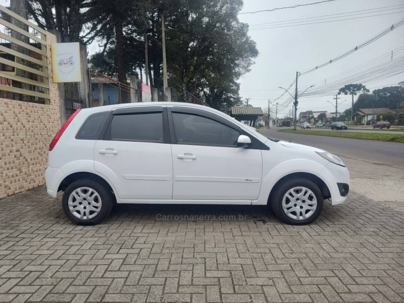 FORD - FIESTA - 2013/2013 - Branca - R$ 31.900,00
