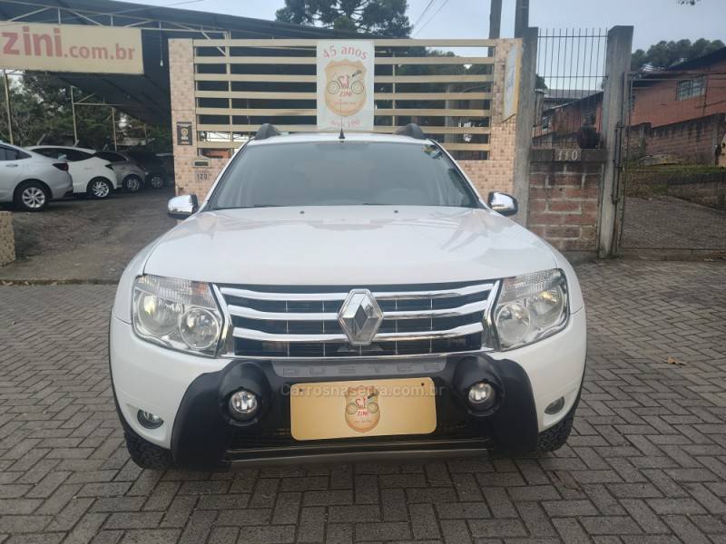 RENAULT - DUSTER - 2013/2014 - Branca - R$ 51.900,00
