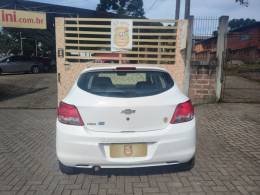 CHEVROLET - ONIX - 2017/2018 - Branca - R$ 48.900,00