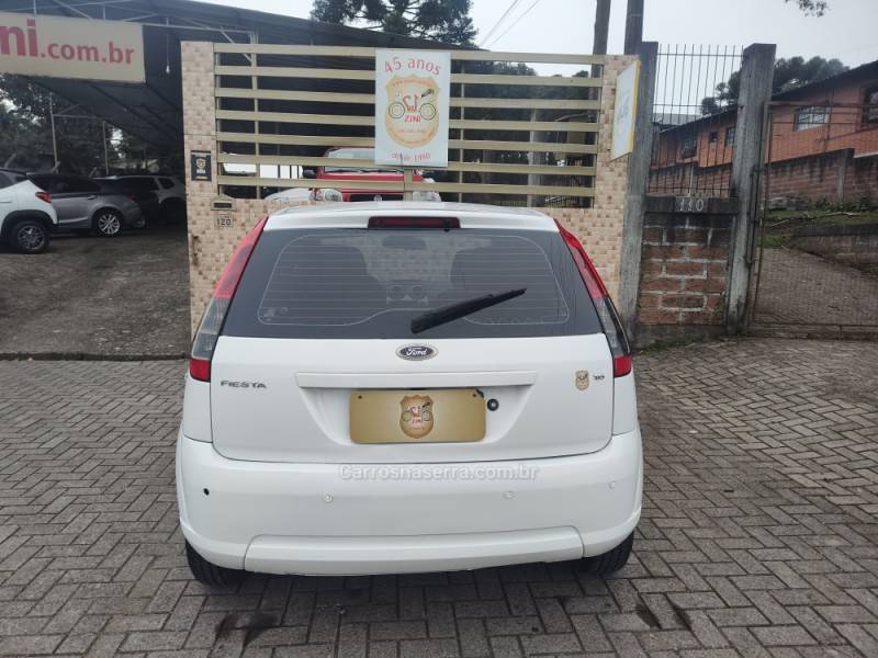 FORD - FIESTA - 2013/2013 - Branca - R$ 31.900,00