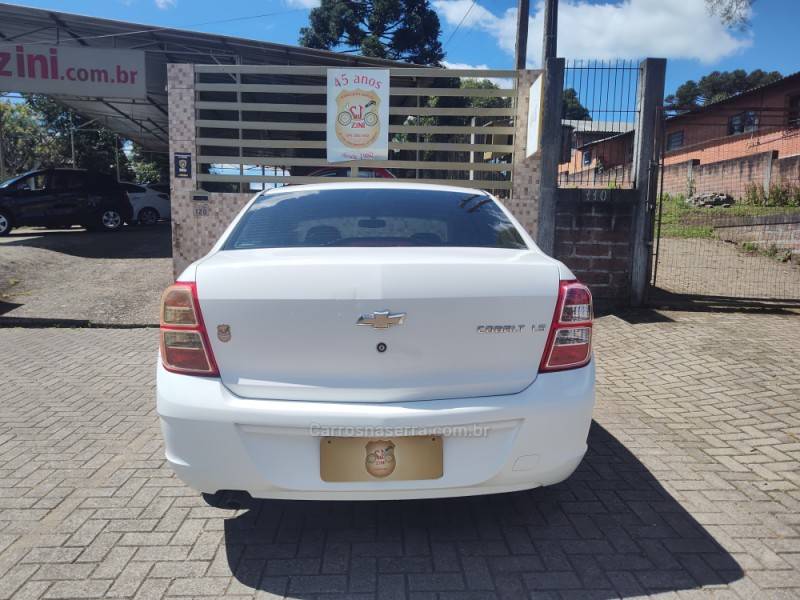 CHEVROLET - COBALT - 2011/2012 - Branca - R$ 33.900,00