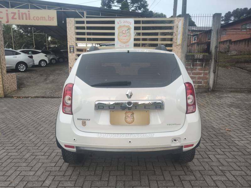RENAULT - DUSTER - 2013/2014 - Branca - R$ 51.900,00