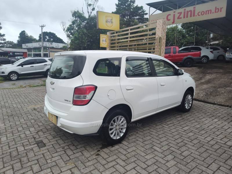CHEVROLET - SPIN - 2012/2013 - Branca - R$ 42.900,00